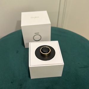 Brand new OURA ring! Size 8 women’s.
